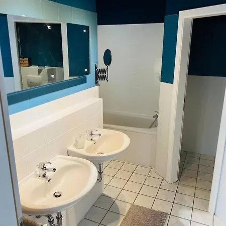 Zentrales Grosszuegiges Mit Dachterrasse!