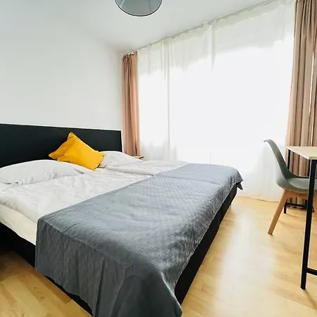 Zentrales Großzügiges Mit Dachterrasse! Apartamento *